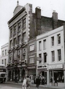 Image taken from: http://cinematreasures.org/theaters/48821