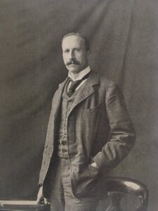 A photo of Alfred Milner, 1902 (Public Domain) 